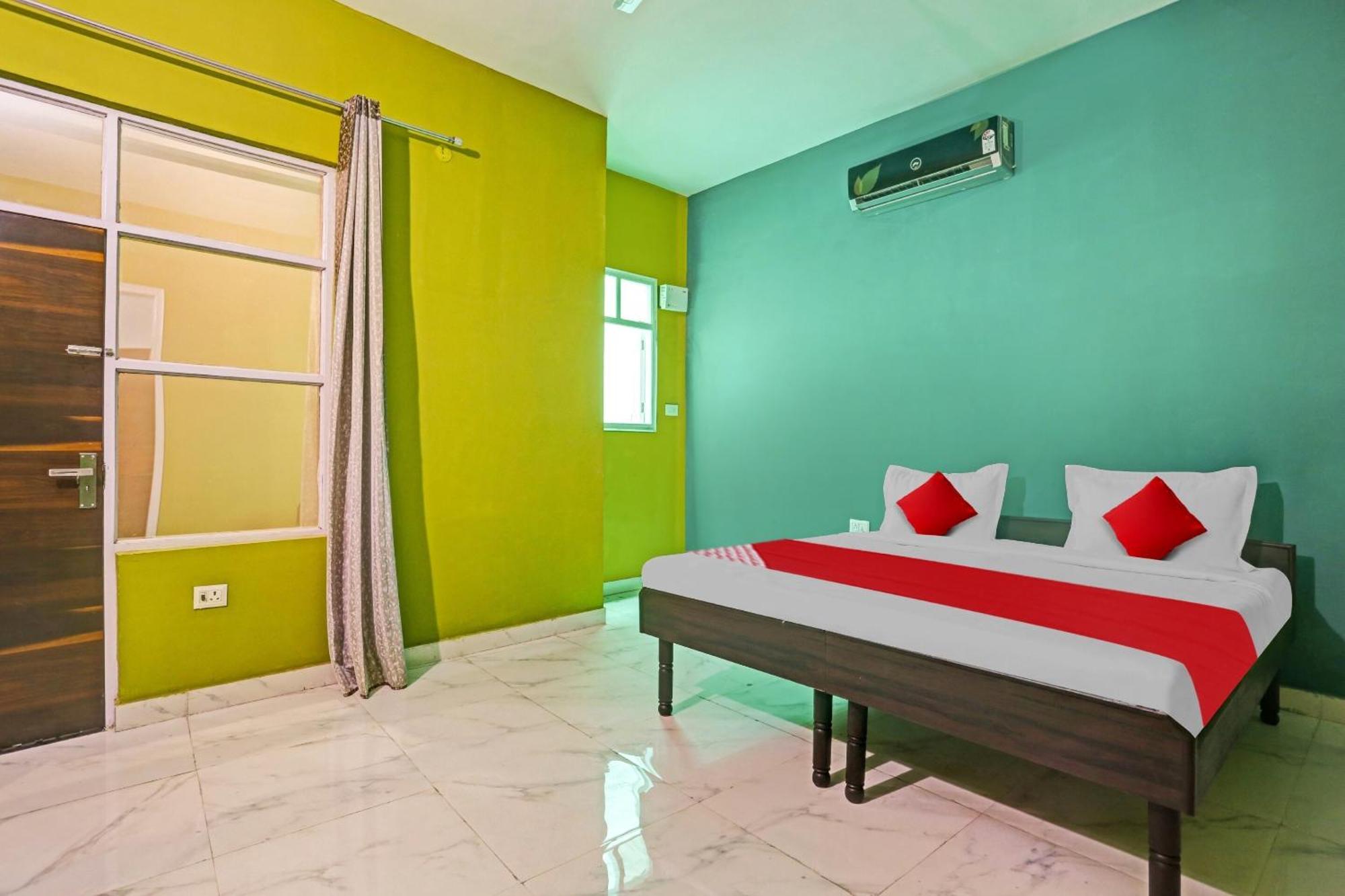 Hotel O Arya Residency Gurgaon Esterno foto