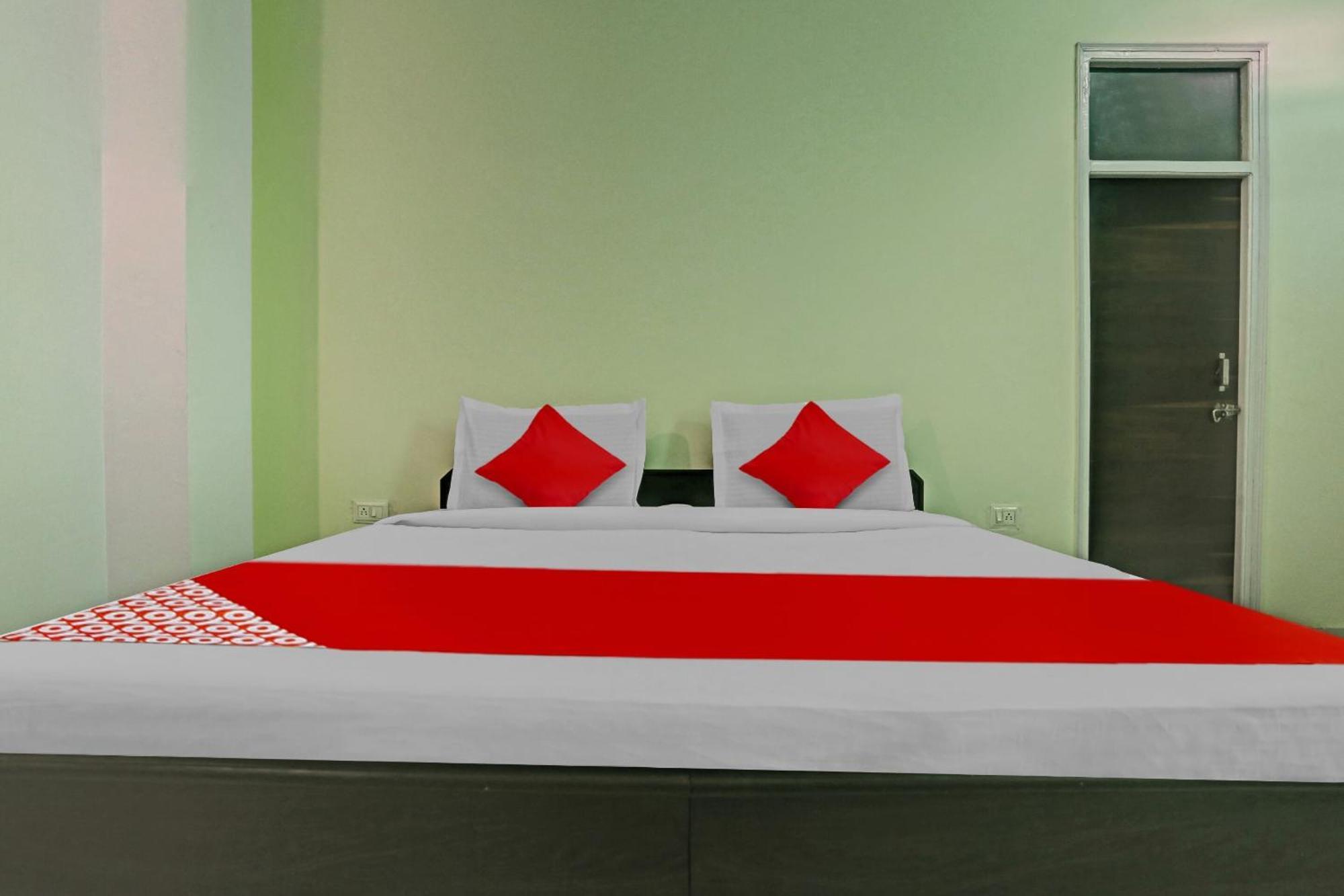 Hotel O Arya Residency Gurgaon Esterno foto
